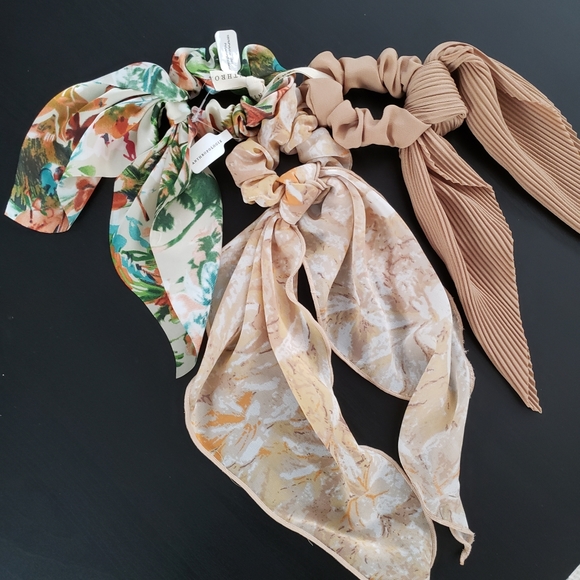Anthropologie Accessories - New ANTHROPOLOGIE Tisa Hair Scrunchie Scarf Set